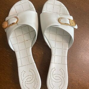 Vintage Chanel sz 40 sandals